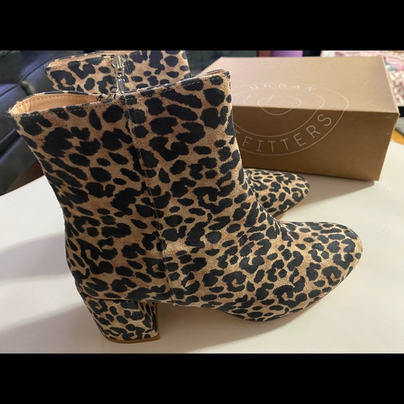Brand New - Cheetah print booties - Urban outfitters - Picture 4 of 4